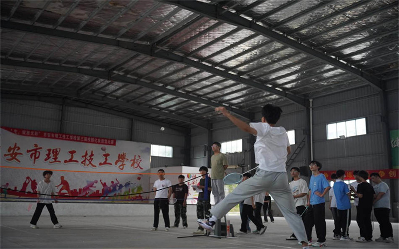 激情揮拍 青春飛揚(yáng)—我校舉辦2025年校園羽毛